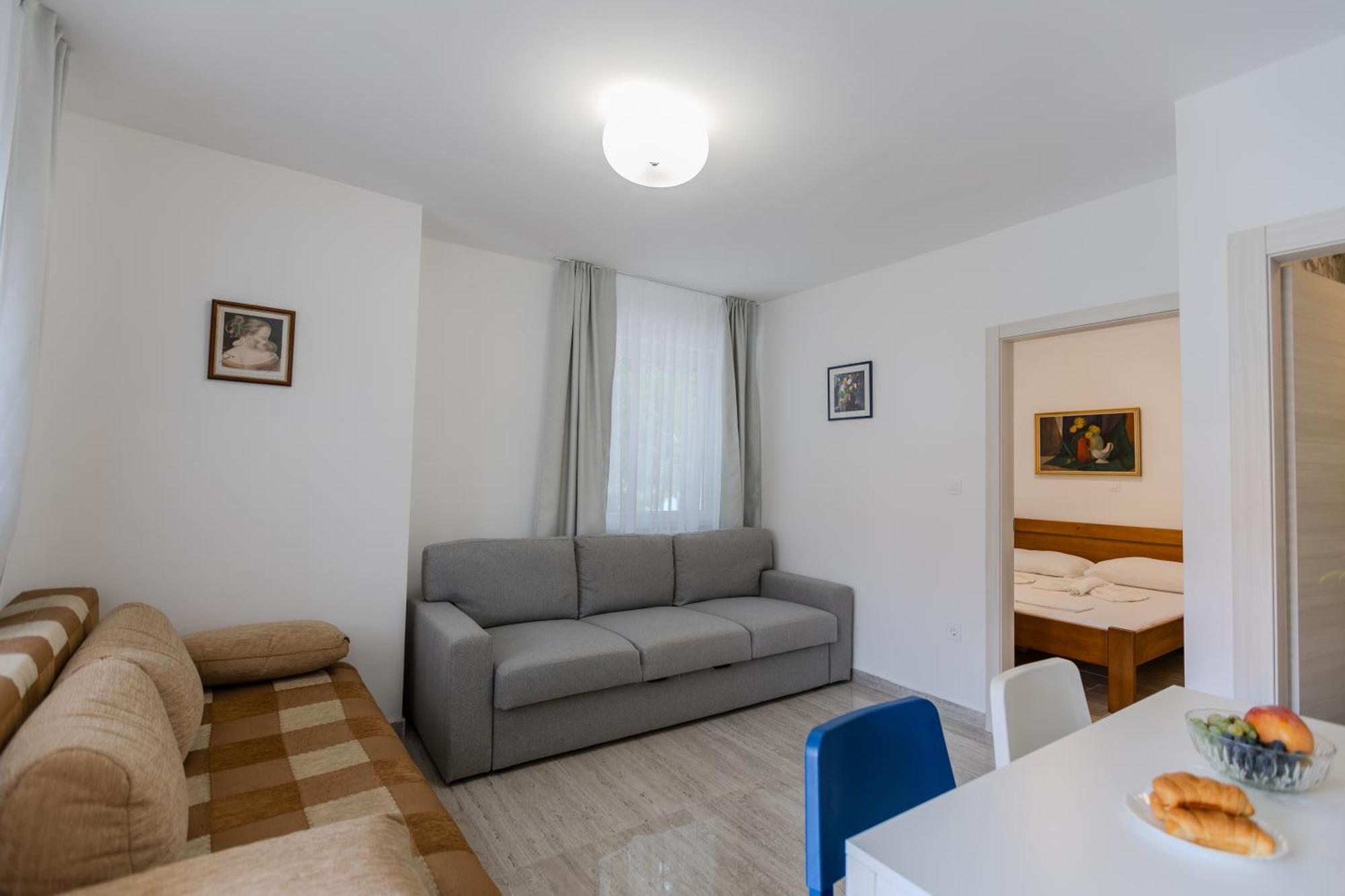 Apartments Lorena Привлака Экстерьер фото